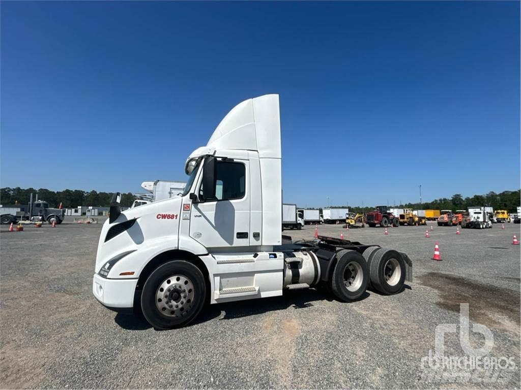 Volvo VNR300 Tractores (camiões)