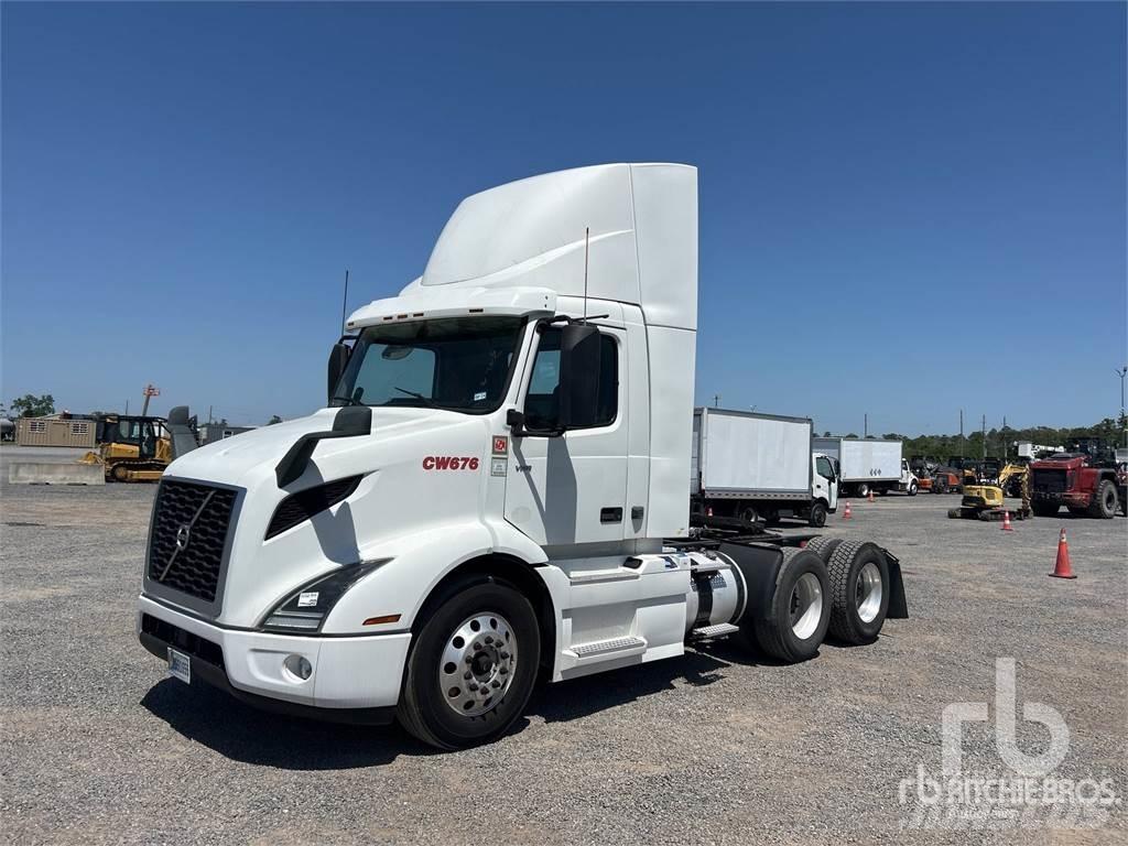 Volvo VNR64300 Tractores (camiões)