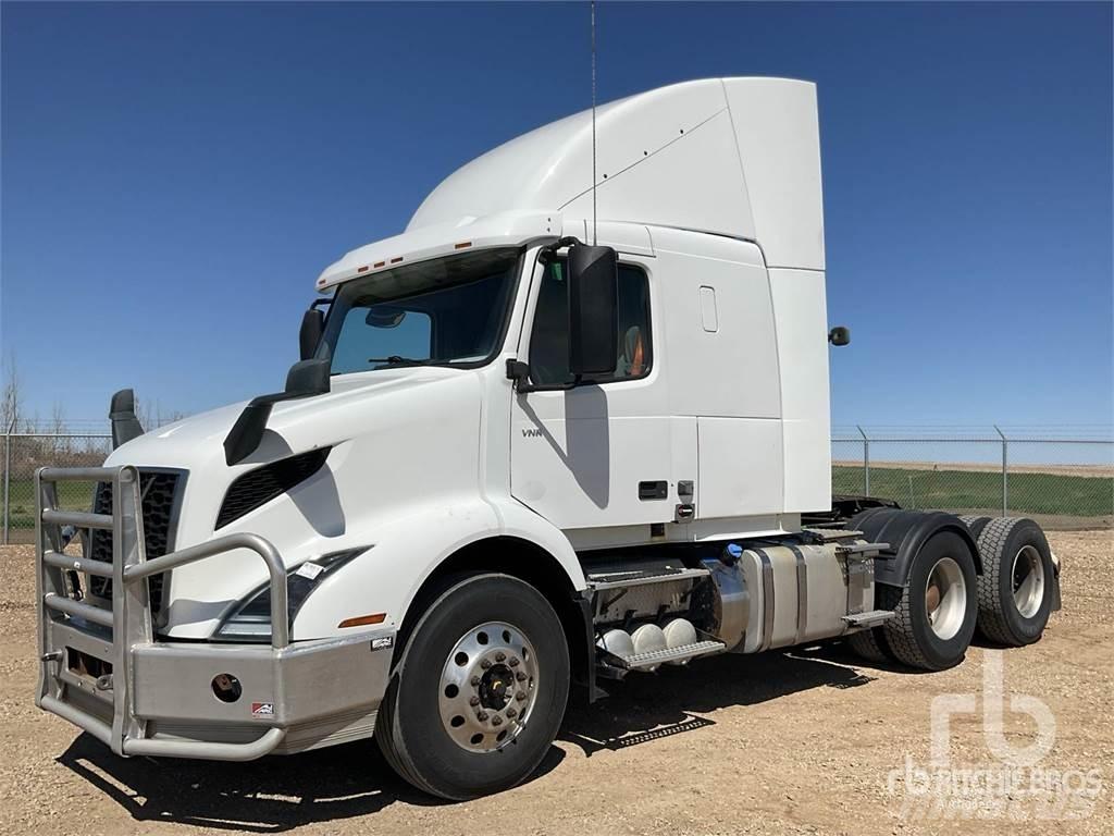 Volvo VNR64T400 Tractores (camiões)