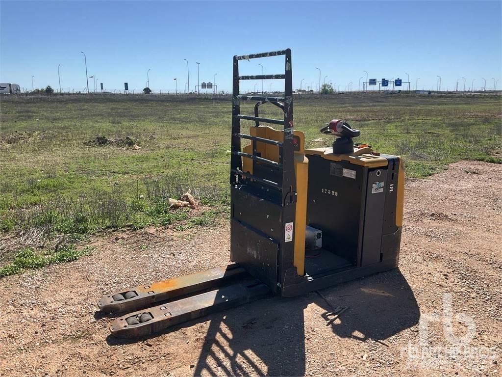 Yale MO20 Racks para paletes