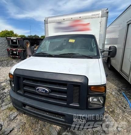 Ford E-350 Camiões de caixa fechada