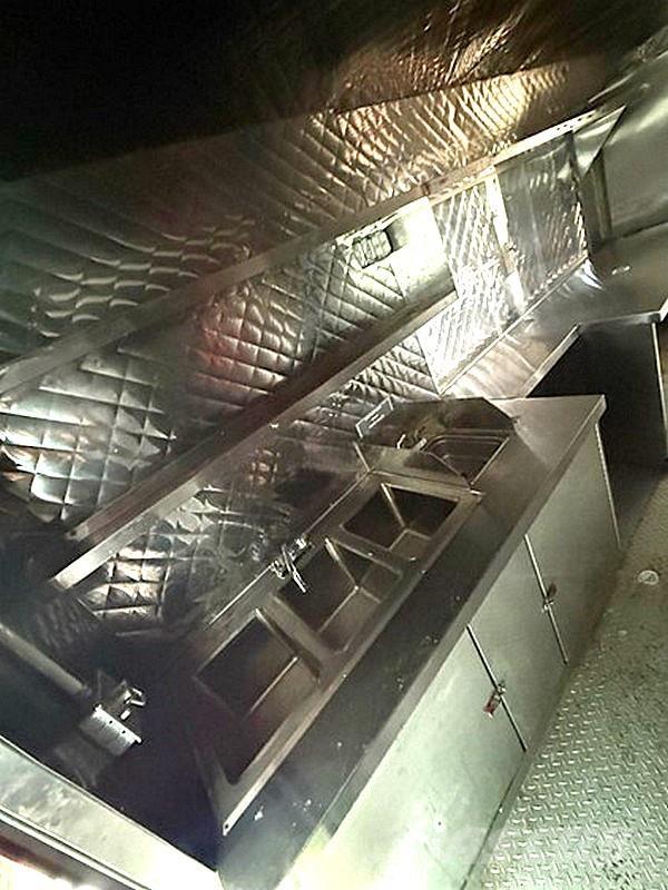 Ford E-350 Camiões de caixa fechada