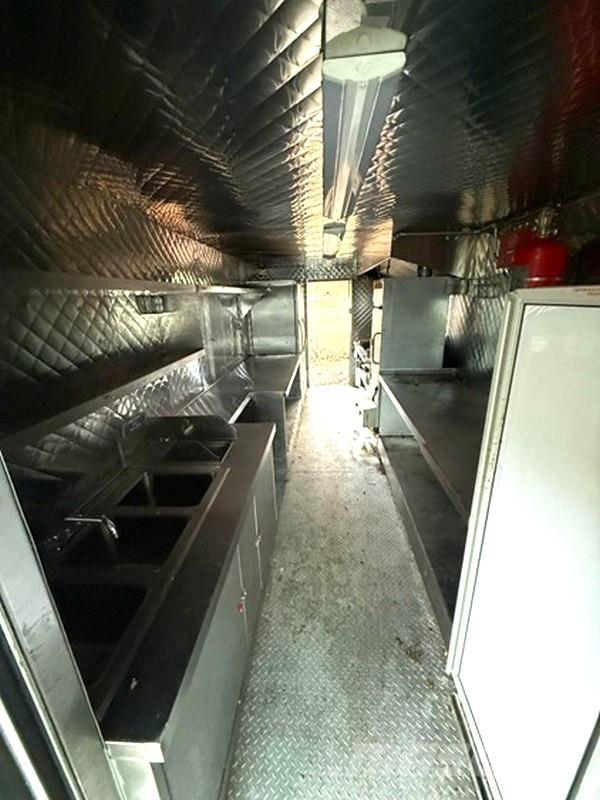 Ford E-350 Camiões de caixa fechada