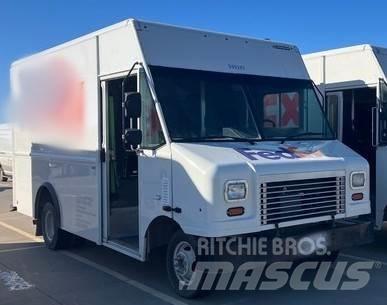 Ford E350 Camiões de caixa fechada