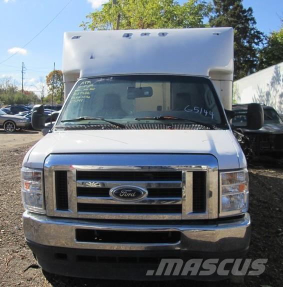 Ford E350 Camiões de caixa fechada