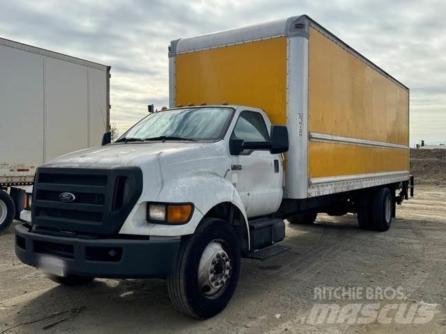 Ford F750 Camiões de caixa fechada