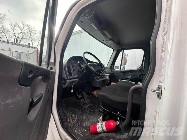 Freightliner M2 Camiões de caixa fechada