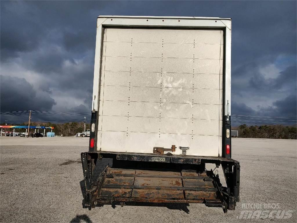 Freightliner M2 Camiões de caixa fechada