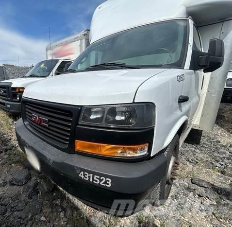 GMC Savana 4500 Camiões de caixa fechada