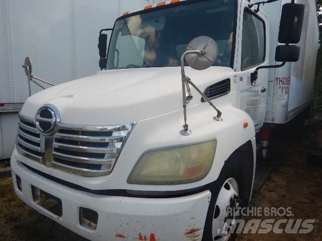 Hino 258 Camiões de caixa fechada