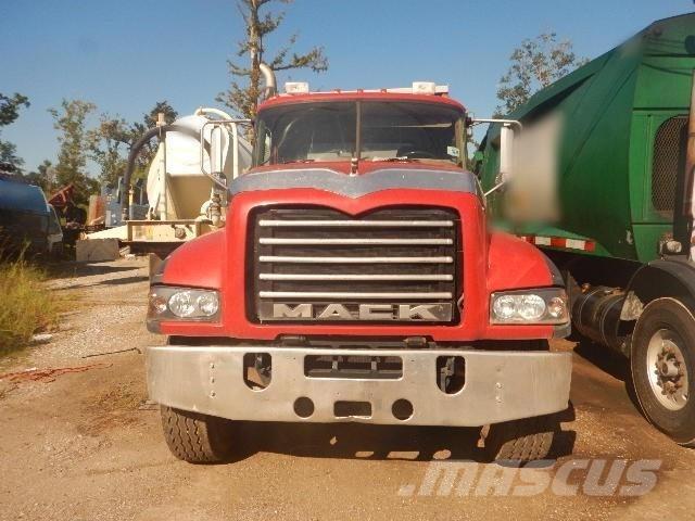 Mack GU713 Camiões basculantes