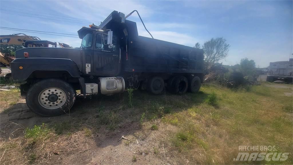 Mack RD6885 Camiões basculantes