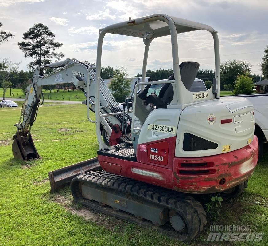 Takeuchi TB240 Escavadoras Midi 7t - 12t