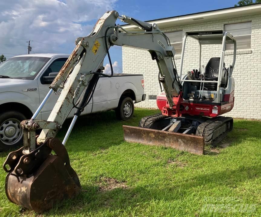 Takeuchi TB240 Escavadoras Midi 7t - 12t