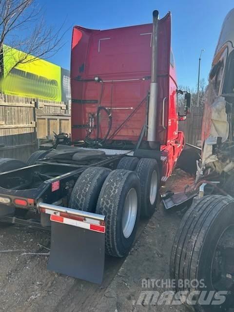 Volvo VNL64T670 Tractores (camiões)