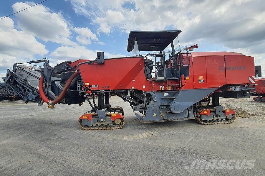 Wirtgen W 220 Fresadoras de asfalto