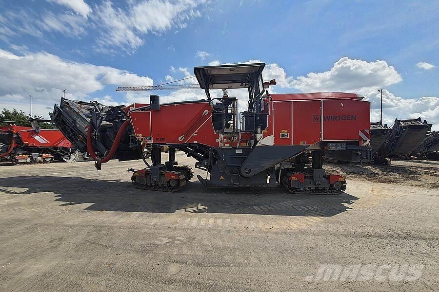 Wirtgen W 220 Fresadoras de asfalto