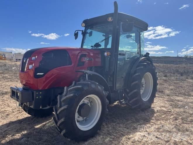 Valtra F105S Tratores Agrícolas usados