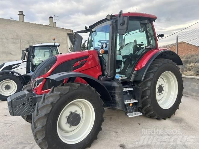 Valtra N135A Tratores Agrícolas usados