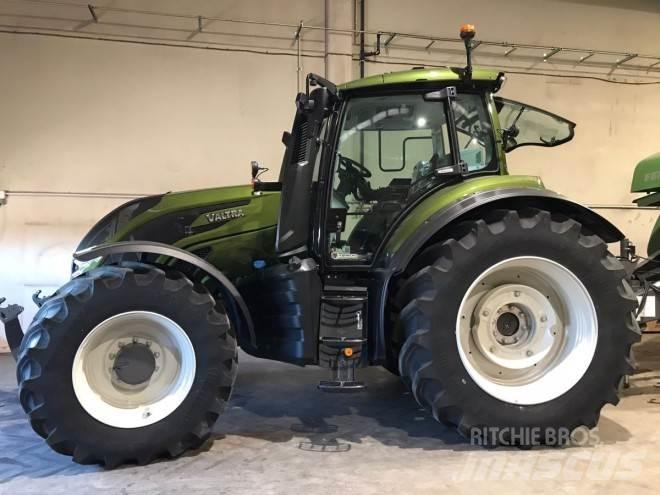 Valtra T235D Tratores Agrícolas usados