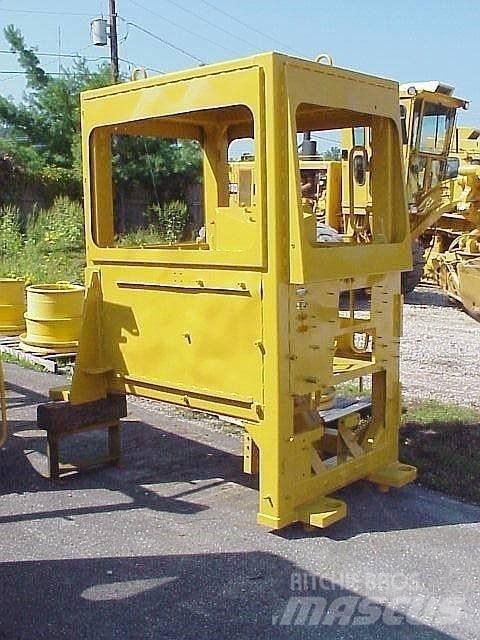 CAT  Cabines e interior máquinas construção