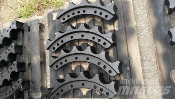 CAT 1366968 Rastos, correntes e material rodante