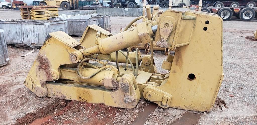 CAT D8R Escarificadores