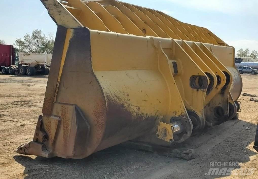 Komatsu WA1200 Baldes