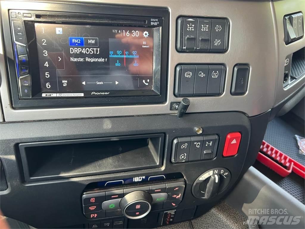 DAF CF 480 FAX 8x2*6 Camiões caixa desmontável com elevador de cabo
