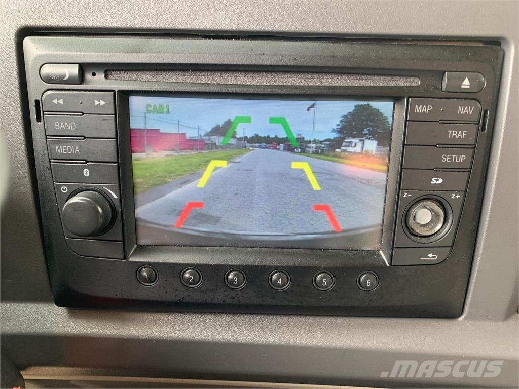 DAF LF210 4x2 FA Camiões grua