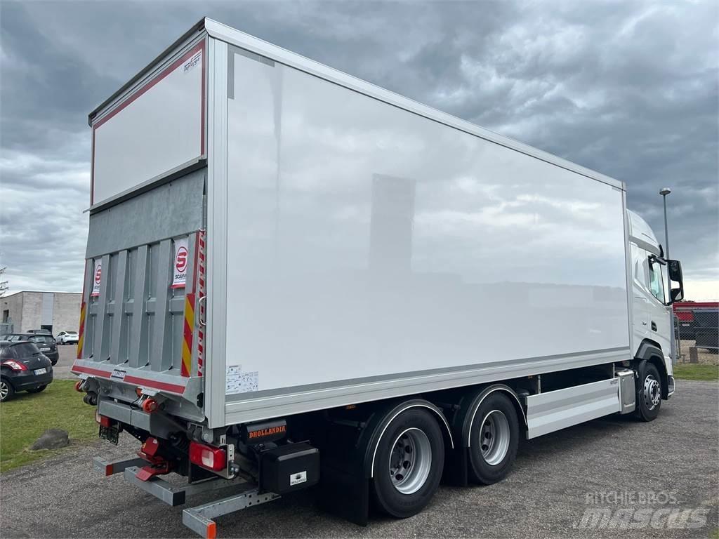 DAF XF480 FAS 6x2 Camiões de caixa fechada