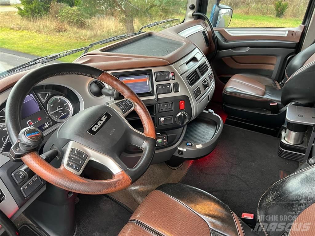 DAF XF530 FAT 6x4 Camiões de transporte de troncos