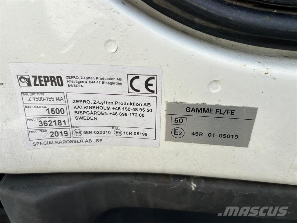 Volvo FL 250 16 ton Camiões de caixa fechada