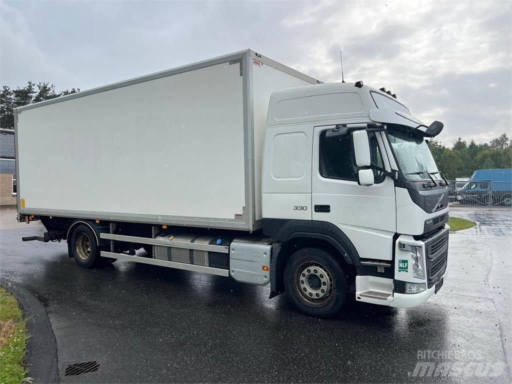 Volvo FM330 Camiões de caixa fechada