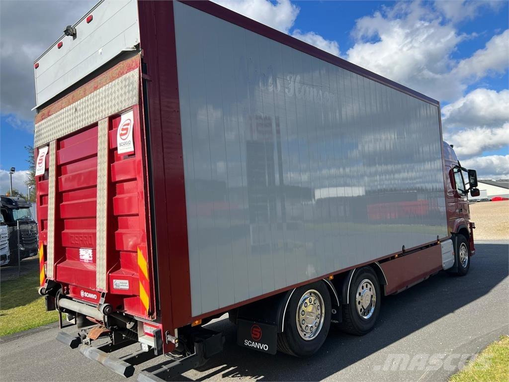 Volvo FM460 Camiões de caixa fechada