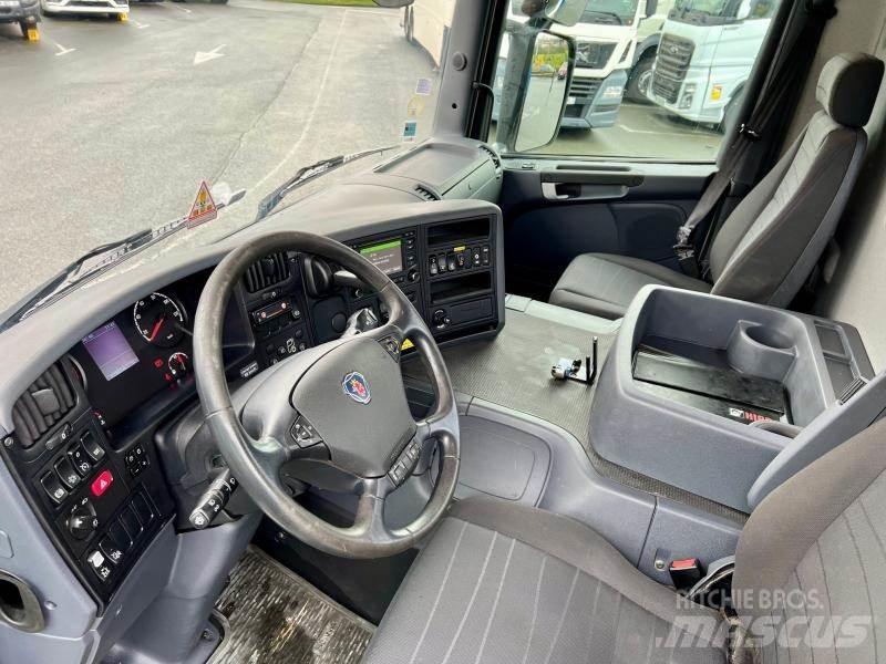 Scania P 410 Camiões grua