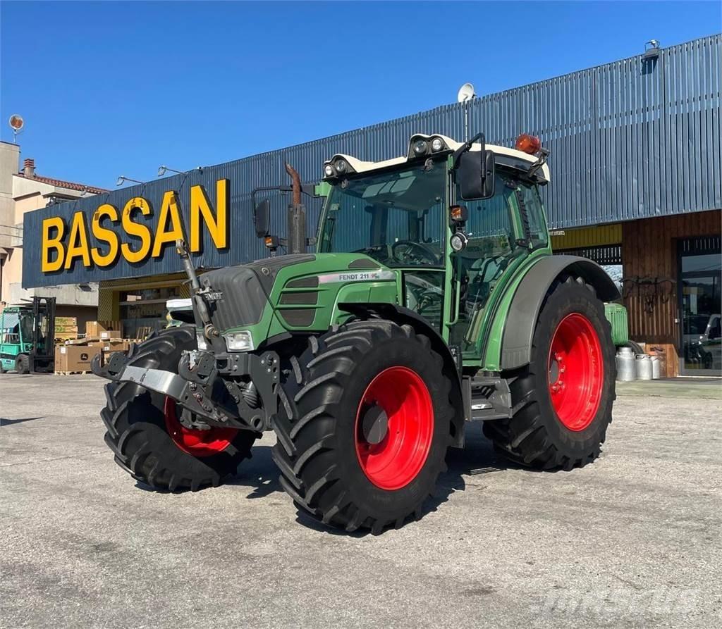 Fendt 211 VARIO Tratores Agrícolas usados