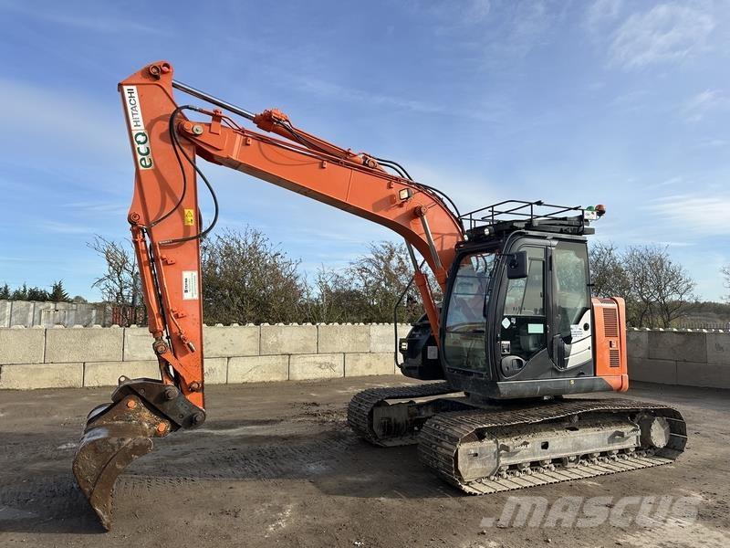 Hitachi ZX135 Escavadoras de rastos
