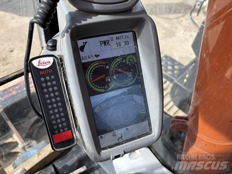 Hitachi ZX135 US-6 Escavadoras de rastos