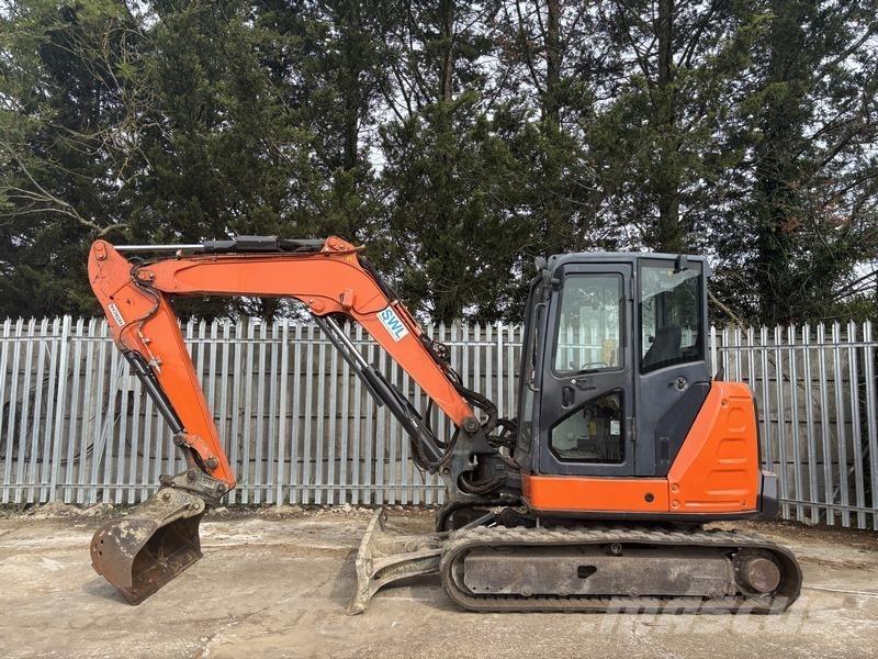 Hitachi ZX65 Escavadoras Midi 7t - 12t