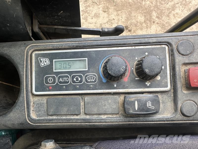 JCB JS130 Escavadoras de rastos