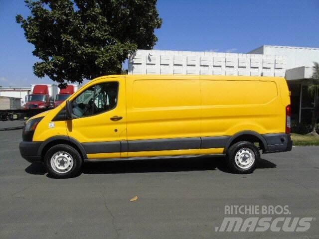 Ford TRANSIT 250 CAR Camiões de caixa fechada