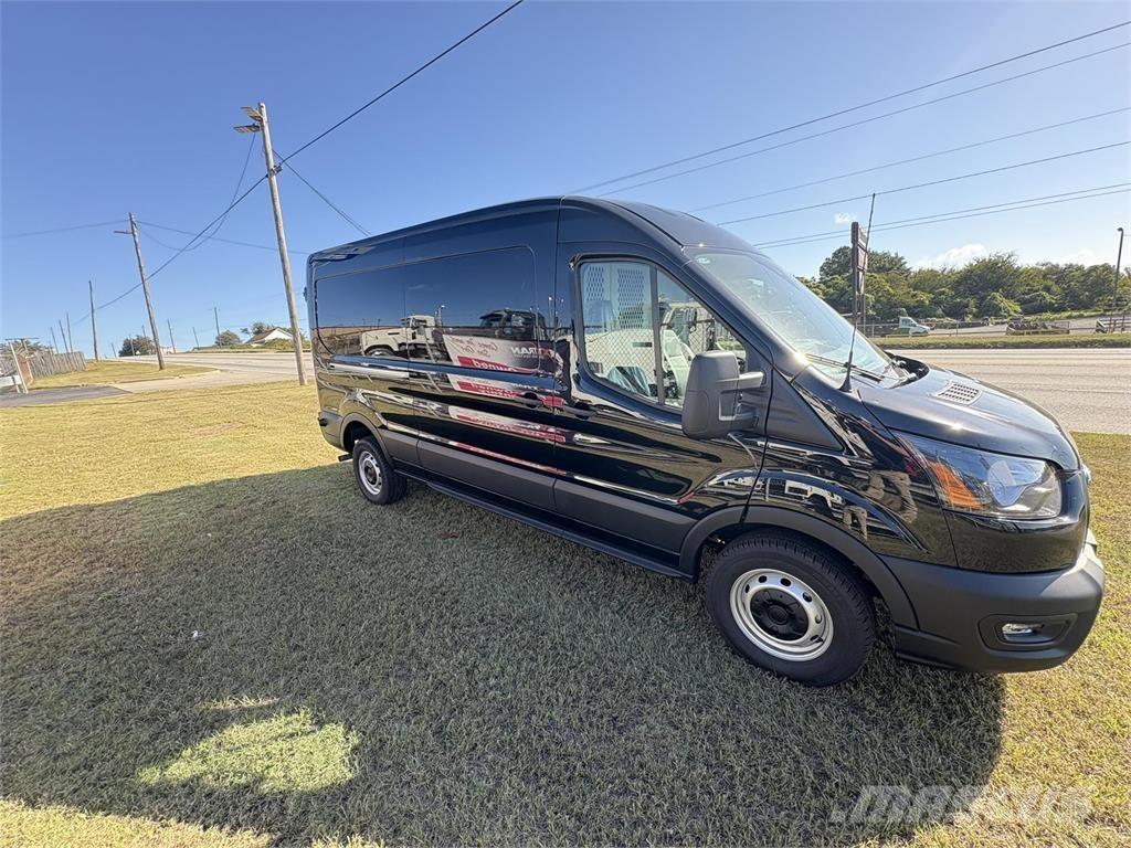 FRD 250 TRANS Camiões de caixa fechada
