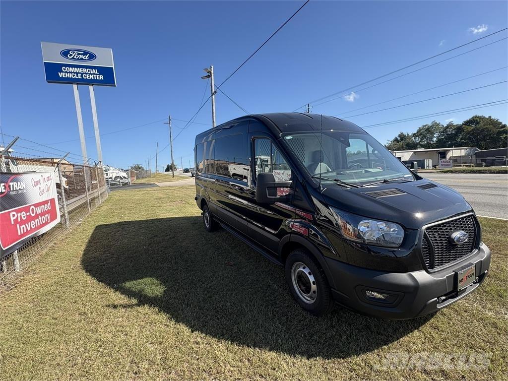 FRD 250 TRANS Camiões de caixa fechada