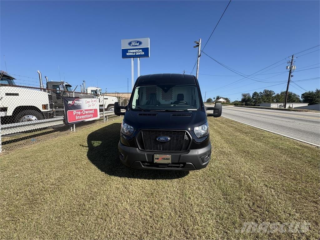 FRD 250 TRANS Camiões de caixa fechada