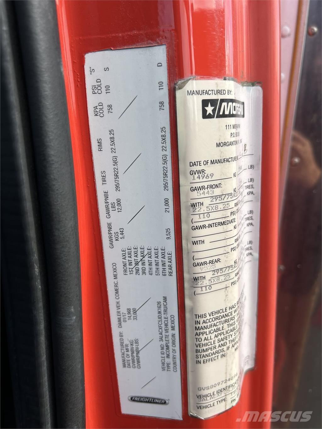 Freightliner M2 Camiões de caixa fechada