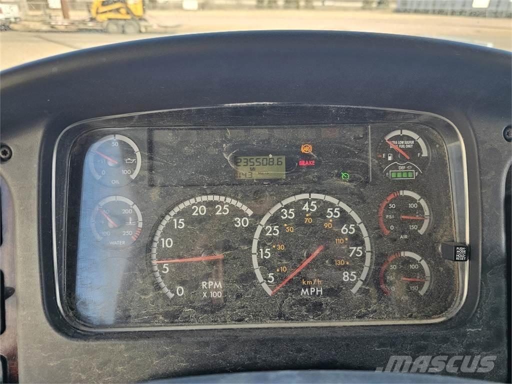 Freightliner M2 106 Tractores (camiões)