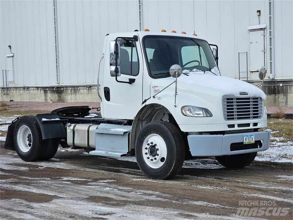 Freightliner M2 106 Tractores (camiões)
