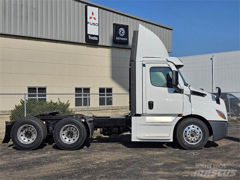 Freightliner PE116DC Tractores (camiões)