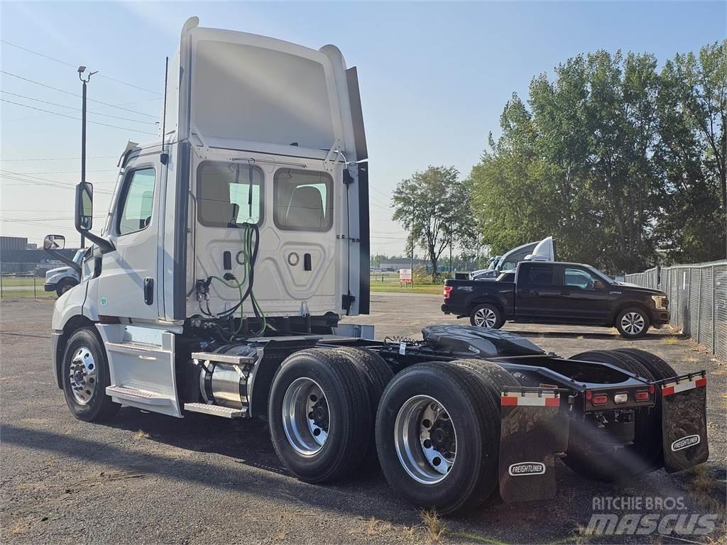 Freightliner PE116DC Tractores (camiões)